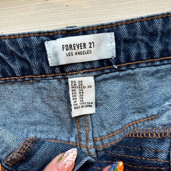 Forever 21 Los Angeles Jean Shorts - Picture 2 of 2